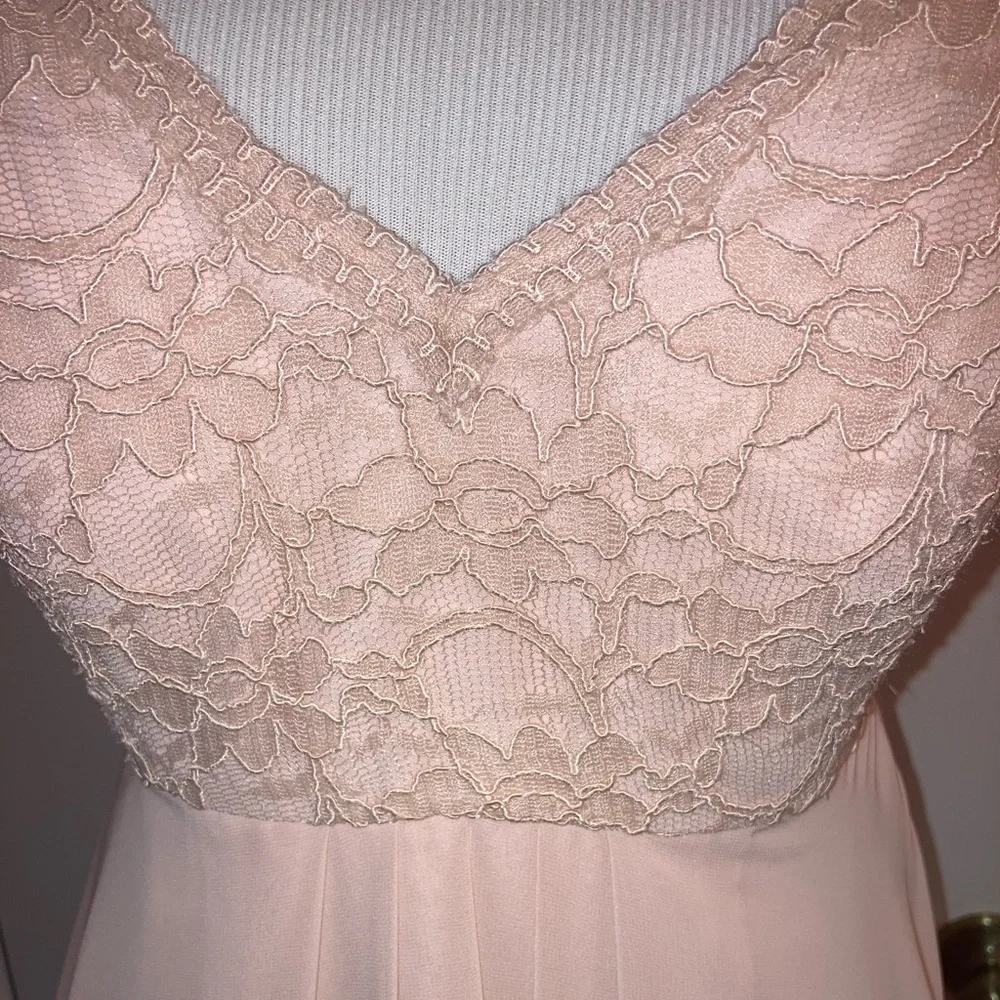 Mori Lee Blush 693 bridesmaid long dress with buttons, lace and cap sleeve XS - Picture 4 of 7